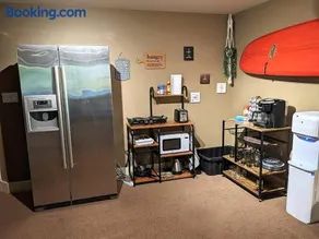Cozy Suite with Garden Oasis - Image 4