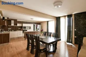 Super BIG 4 bedrooms flat with parking - TOP CENTER - Image 3