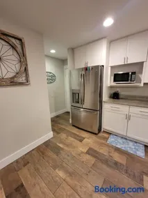 Paradise Bay Entire Home - Image 3