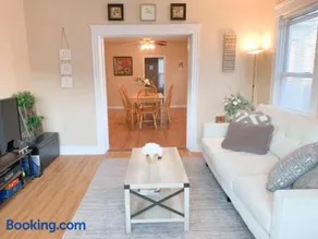 Cozy & Sunny 3 Bed 1 Bath near Providence! - Image 2
