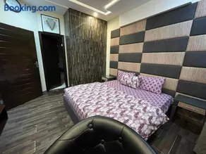 ALI Luxury & Executive Villas & Suites Near Eiffel Tower - Bahria Town - For families , married peop - Image 2