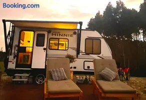 Romantico Trailer com Vista Incrível - Image 2