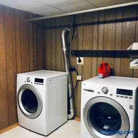 Two level, walkout basement apartment with FREE Wifi and Free Parking - Image 2