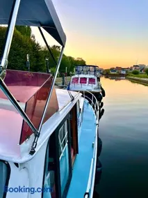 The Good Vibes, the boat to Chill - Image 5