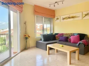 Apartamento espacioso y con acceso a piscina - Image 3