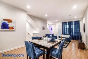 The GoodHouse/Downtown/Sleeps12/RoofTop/ArcadeGameroom - Image 3