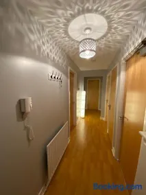Canal View Apartment - Image 4