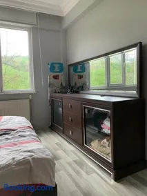 Nut house - Image 3