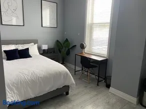Modern Cali-Style 4 BDRM House - Image 2