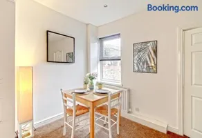 SPRING HALL'S City House - Image 3