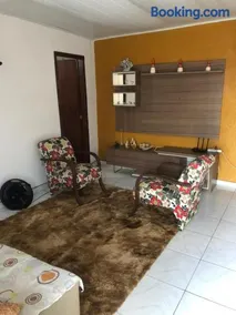 Casa com churrasqueira e garagem coberta - Image 4