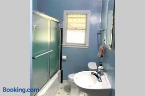 Beautiful house in the heart of Fair Oaks - Image 2