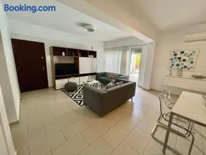 Amazing 2-bedroom apartment with pool!! - Image 3
