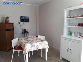 Nicole's house - Image 2