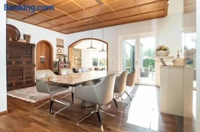 Exclusivamente amueblada y espaciosa casa - Image 2