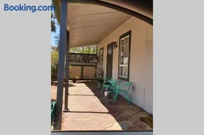 The Pool House - Image 5