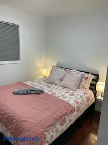 Beautiful and cozy private bedroom [lock] in Scarborough Toronto - Image 2