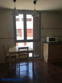 Buenas vistas, con una gran terraza - Image 3