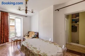 Vintage and calm flat in a typical building at the doors of Paris - Welkeys - Image 3