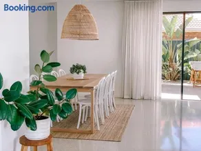 Sea Breeze on Oceanic, Luxury Beach Holiday Home - Image 4