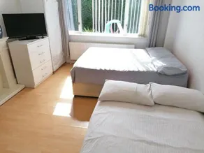 Large Private Double Bedroom in Luton - Image 4