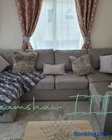 Bramshaw III Luxury Caravan Hire - Image 4