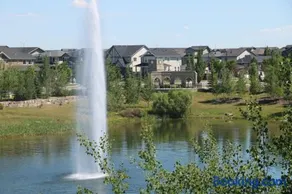 Magnificent 4 bed, 5 baths, 4200 Sq ft with FULL POND VIEW and 30 FT Fountain!!! - Image 4