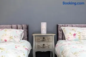 Longfield Maisonette 247 Lets Horsham - Image 3
