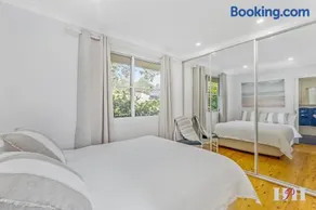 AVALON BEACH - Image 4