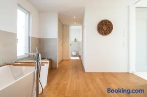 Exclusivamente amueblada y espaciosa casa - Image 4