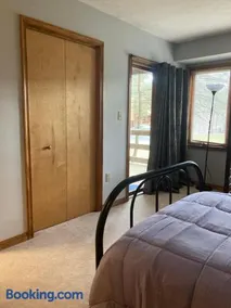Mount Poconos Townhouse Getaway - Image 5