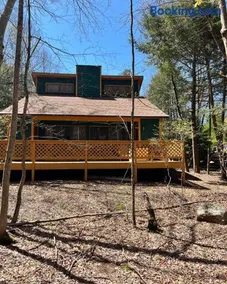 POCONOS 3br,2ba Lake Home w/ HOT TUB. Near Jack Frost Ski & Kalahari - Image 5