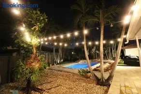 6br/3bath + House plus Guest House + Heated Private Pool + Game room + Sleeps 15 Comfortably + Famil - Image 5