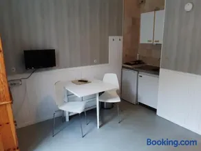 STUDIO COEUR DE VIEILLE VILLE - Image 3