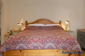 Bellas Mouse - Penryn Apartment - Image 3