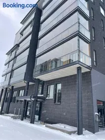 Brand new building! Studio available with free parking! - Image 2