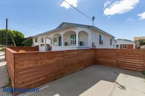 *San Diego Retreat*Renovated*Central Location* - Image 5