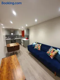 Abbey Apartment 8 Designer 2 Bed - 247 Lets Horsham - Image 5