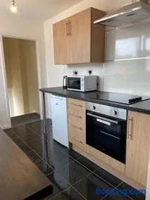 Newcastle Apartment 1 - Free Parking Long Stays Ideal for Contractors - Image 4