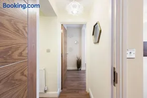Central Maidenhead Apartment - Image 4