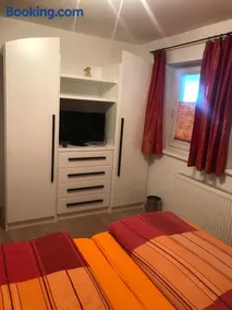 Low - Budget Room Anfang - Image 5