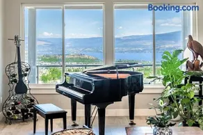 Stylish House With Lake & Mountain View Entire Two Floor - Image 4