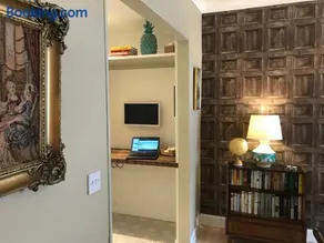 Central Apartment-Classic Style - Image 4