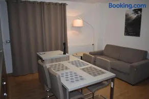 Roman’s Apartment Shopping City - Image 5