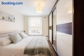 Central Maidenhead Apartment - Image 5