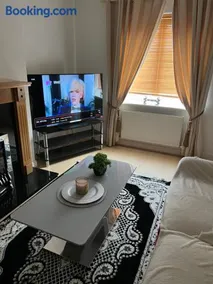 Cosy, comfortable room - Image 5