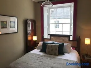 Central Apartment-Classic Style - Image 5