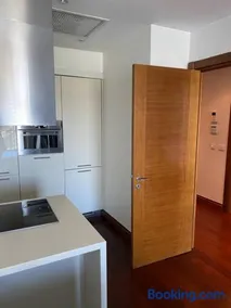 Havuz olanağı sunan maslak 1+1 rezidans - Image 5
