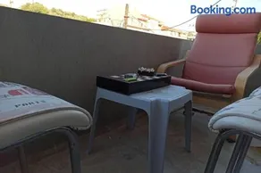 2+1 home in Gülbahçe. The cats in the photos won't be at home and the home will be cleared thoroughly. 1 minute to beach 10 minutes to surf house. - Image 5