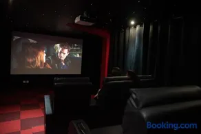 Loft PRESTIGE avec JACUZZI & salle cinéma privatif - Image 5